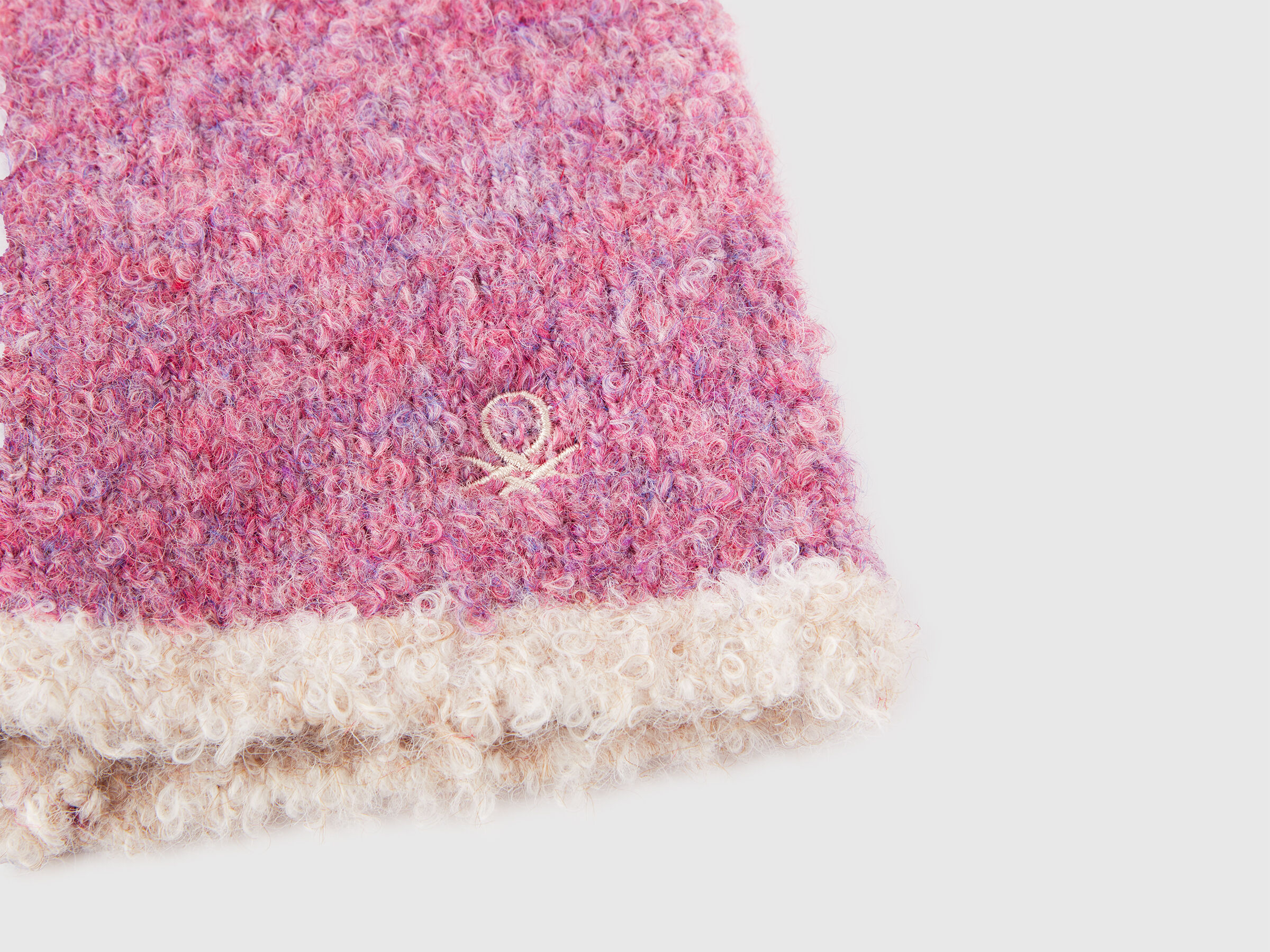 CAP Junior Girl image number 3